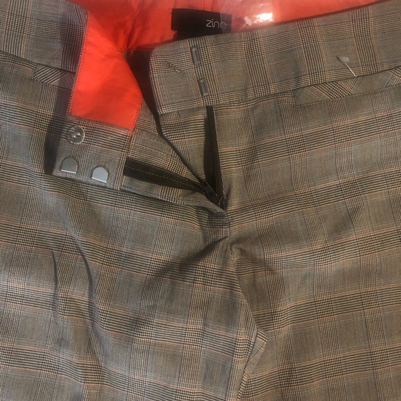 NEW UNWORN Zinc plaid capri pants - Picture 2 of 2